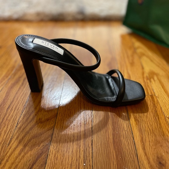 Women’s Heels - Picture 9 of 16